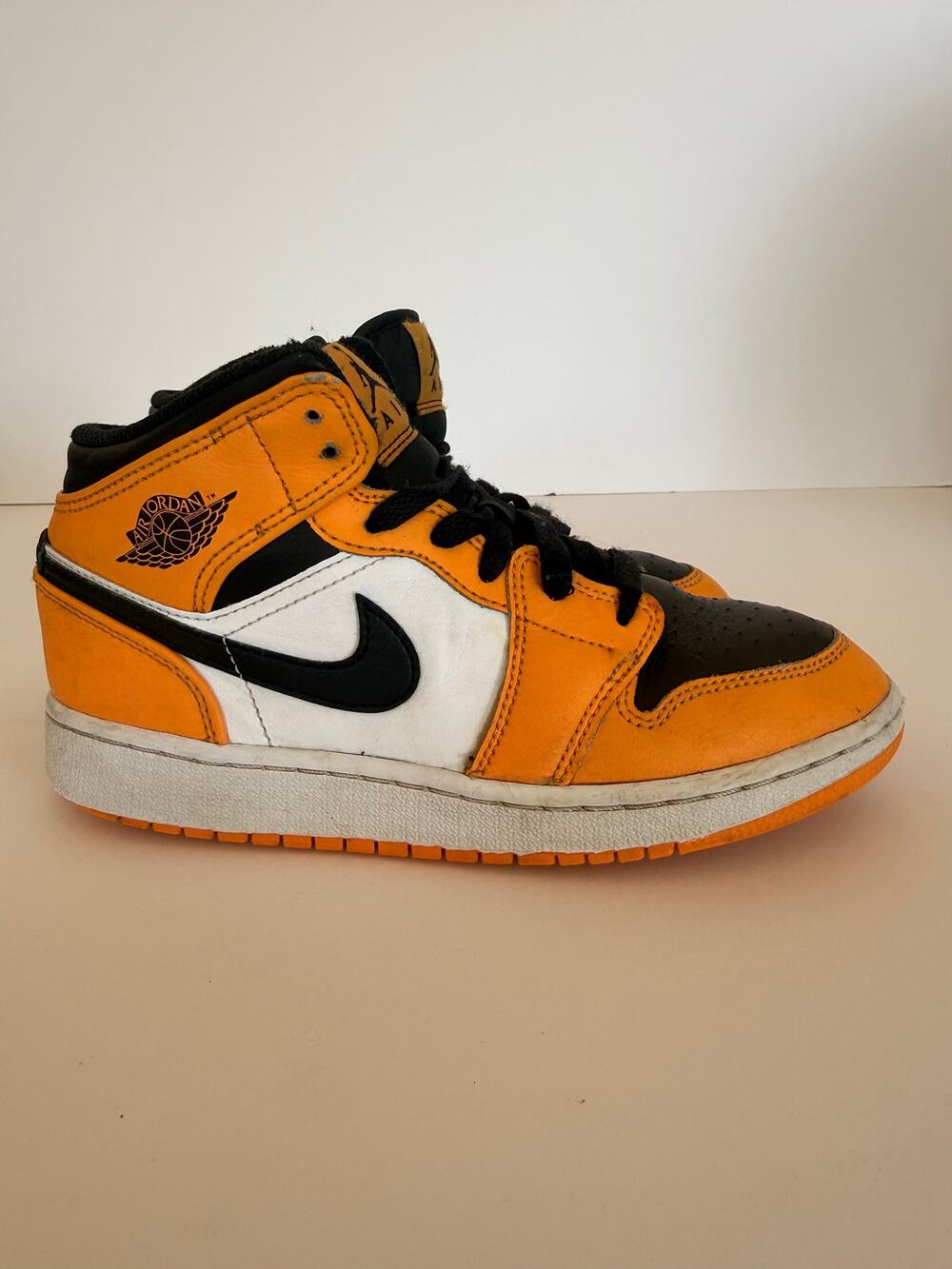 Jordan Air Jordan 1 Mid High-Top Sneakers US 4Y